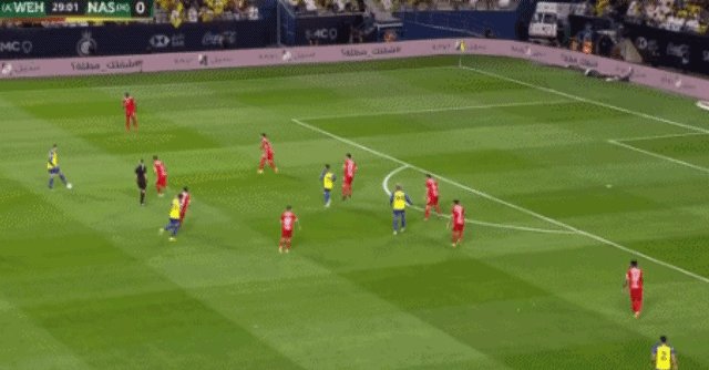 1682377117297041953.gif C罗5.gif