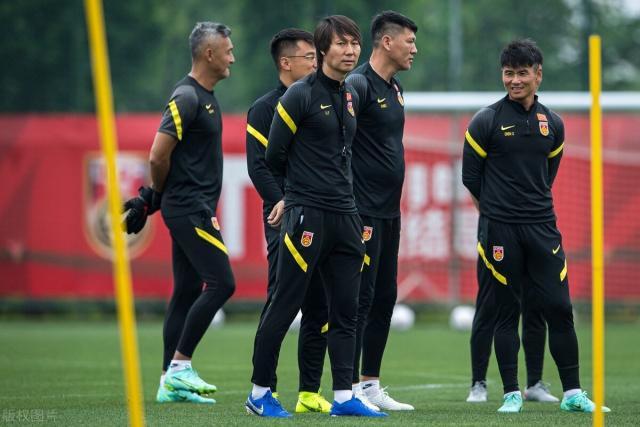 kaiyun-国足封闭区内上量训练 李铁继续冲刺12强赛