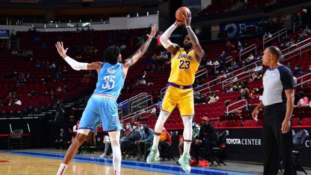 开云-詹姆斯真的练出了投篮 三分比肩雷·阿伦正创历史